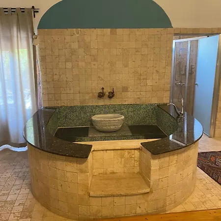 Kale - Adult Only + 15 Lodge *